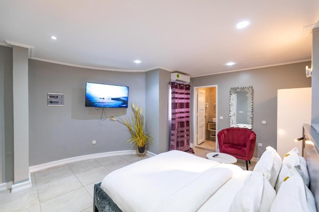 Villa Magnum ดูอาลา ภายนอก รูปภาพ