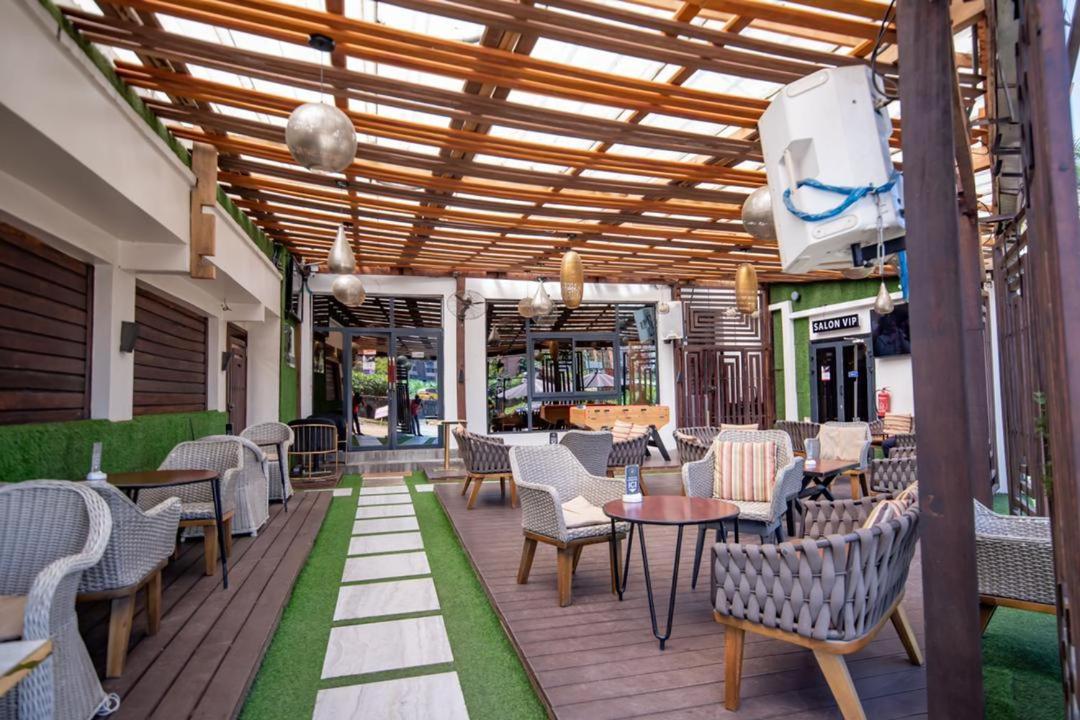Villa Magnum ดูอาลา ภายนอก รูปภาพ